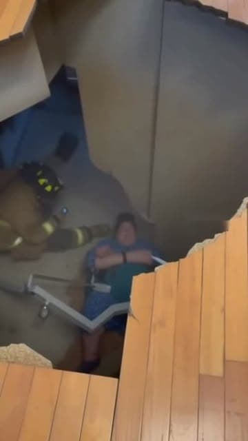 I don’t think it was supposed to sway like that. 😱🤷‍♂️ #fail #heavyweightchampion #sora