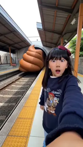 #capcut #capcutpioneer #capcutnow  Tidak perlu edit, tidak perlu skill! Cukup klik link template CapCut di pojok bawah, unggah satu foto, dan Anda akan langsung mendapatkan video viral 🚀✨ Seperti Anda sedang duduk di atas “Food Train” yang sedang hits 🚆🍣🍔🍩#ai  Template AI yang sedang tren ini kini menguasai TikTok — cukup ketuk link, unggah SATU foto, dan langsung ditempatkan ke dalam perjalanan kereta makanan sinematik 🎬🔥 #fyp  Hanya dengan 1 foto, sistem secara otomatis memisahkan latar belaka